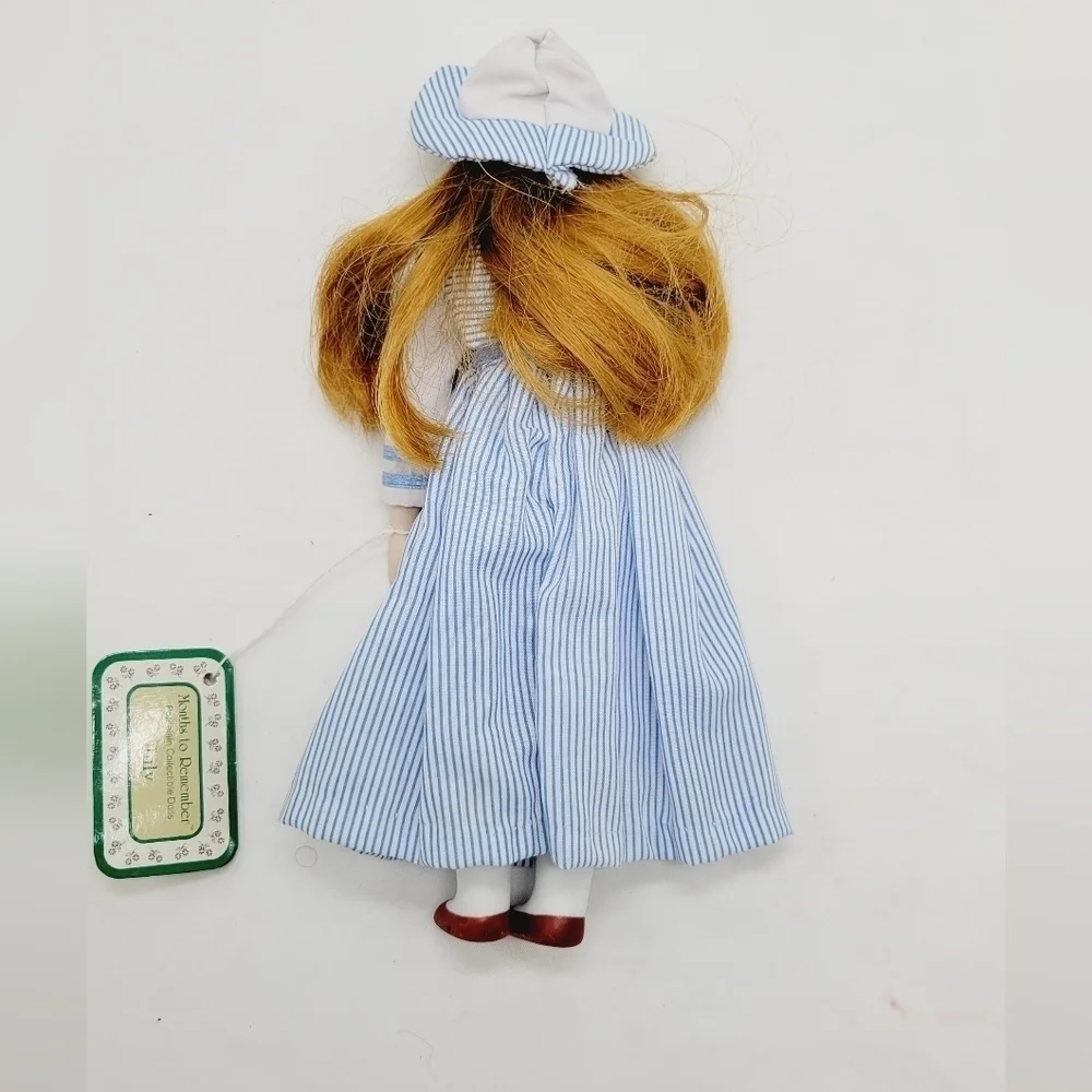 Months to remember‎ porcelain collectible doll Month July